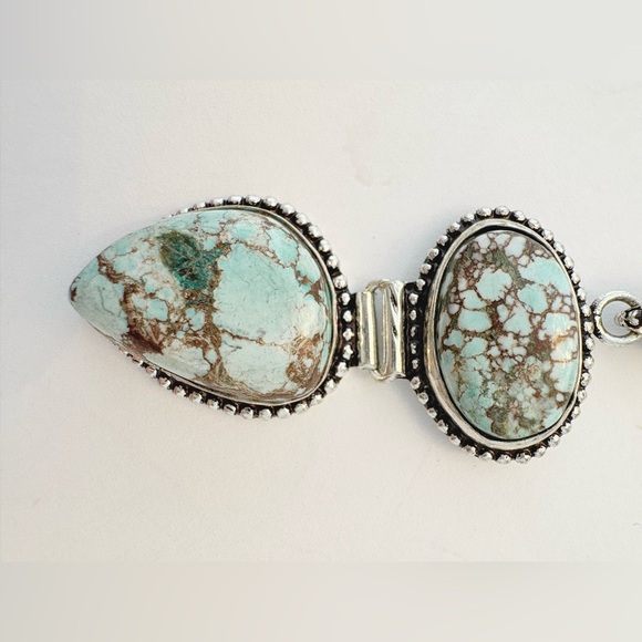 Beautiful, 2 inch, 2 stone, New Lander Turquoise pendant on a silver chain. - Picture 4 of 5